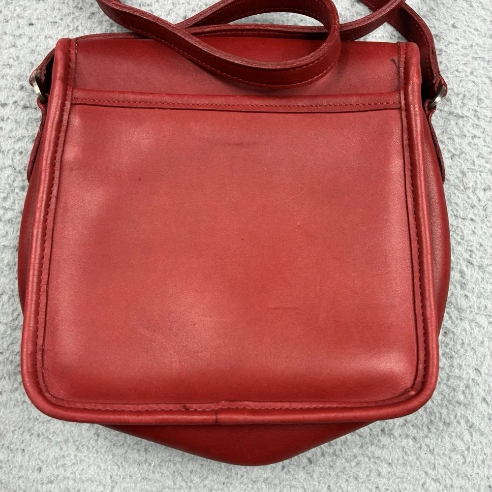 Vintage Coach Companion Flap 9076 Red Glovetanned Leather Crossbody USA